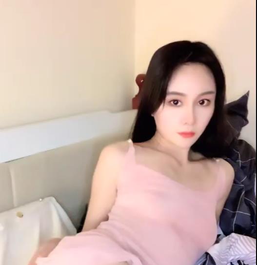 超漂亮御姐直播真人秀~+[6V-1.8G]