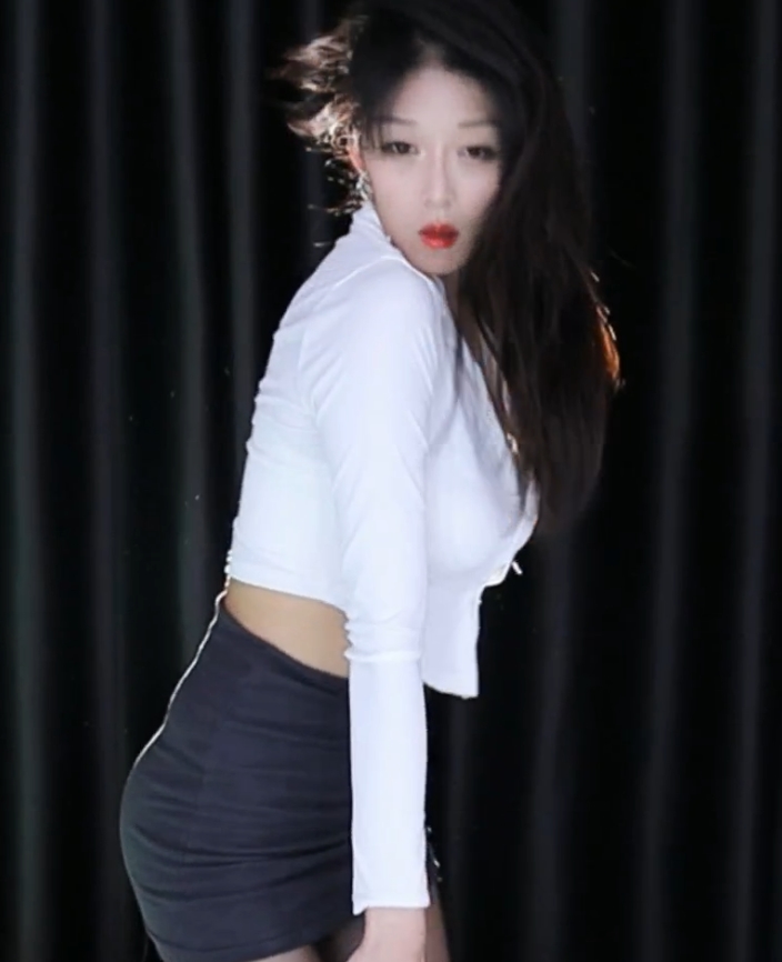 网易CC主播短腿微宁2311精选直播热舞39V-5.4G