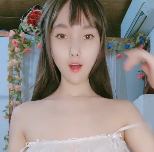 宿舍直播+小英粉红色+38v35g