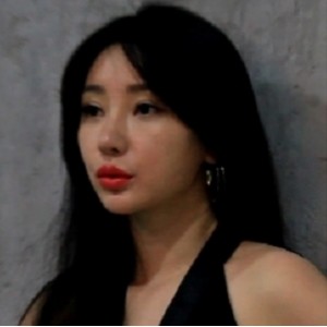 明星《柳岩》私拍作品视频+一套棚拍