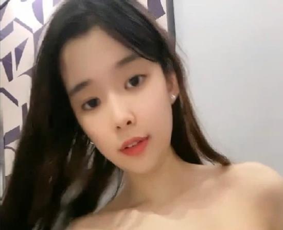 重磅-抖音24万粉网红-嘛露芽子-9.12-13+[3V-2.1G]