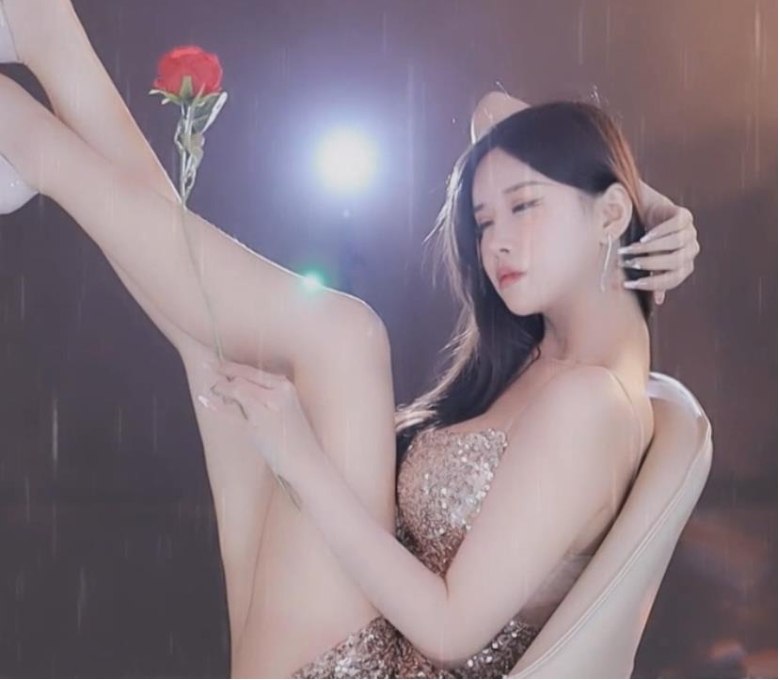 网易CC网红主播-小恩雅土豪群定制资源