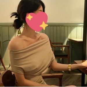 某航空某推38万粉Ashley日常打粑粑私拍