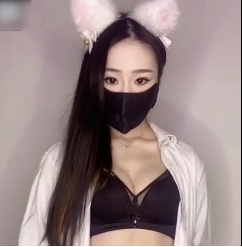 优质长腿美女《淑仪》有尺度打扑克