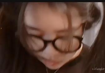 高颜值大眼镜学妹[1V-393M]