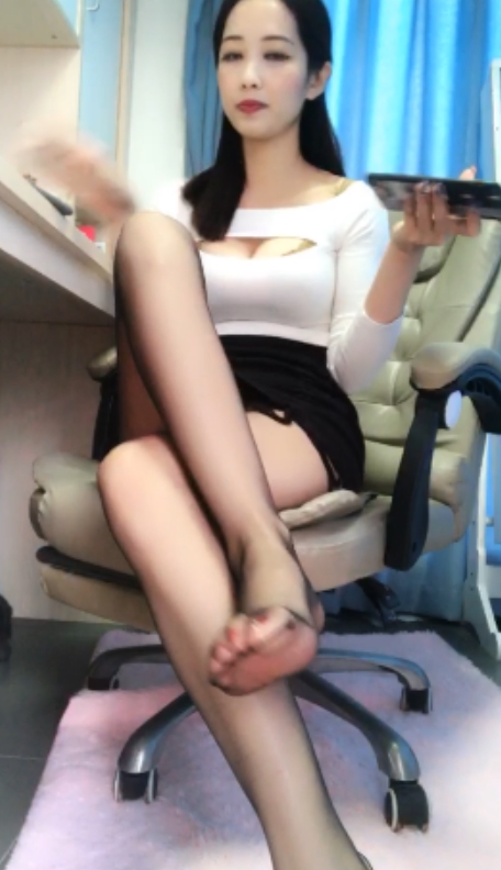 【足系列】新鲜出炉的易直播星野诗织回放【1v268MB】(百度云)