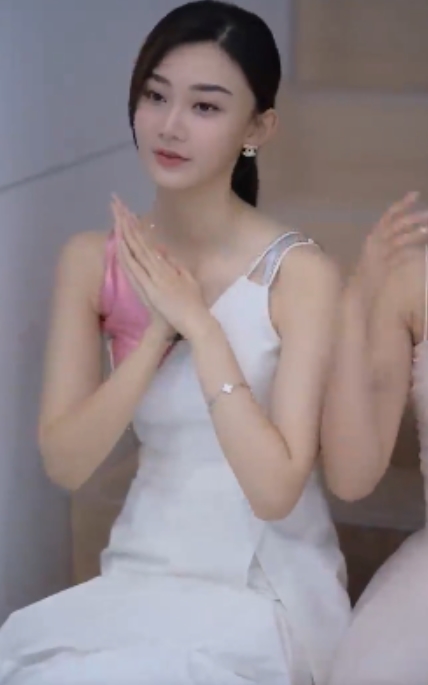 精品甄选『快手极速版』上众多空杯闪现[77V+637M+百度盘]