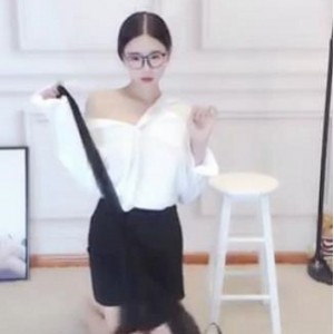 网易cc小恩雅L点跳舞加放飞自我【6V-323M】