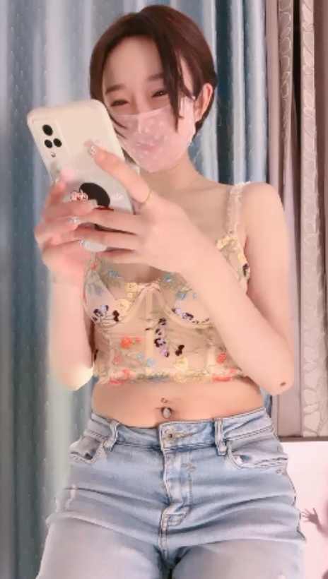丝袜美腿+林小晚47v34.3g(百度云资源)