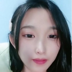 [转载搬运] 【小九玥】胖臀甜美小仙女抠某处放飞自我双手沾满yin zhi银丝仙女的身体每一处都那么青春 [1v+0.99G][磁力链接]