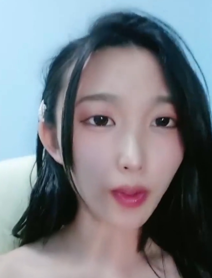 [转载搬运]+【小九玥】胖臀甜美小仙女抠某处放飞自我双手沾满yin+zhi银丝仙女的身体每一处都那么青春+[1v+0.99G][磁力链接]