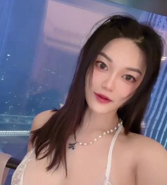 高颜光“阴”某处-liubaiaai-玩玩【90V-4.3G】