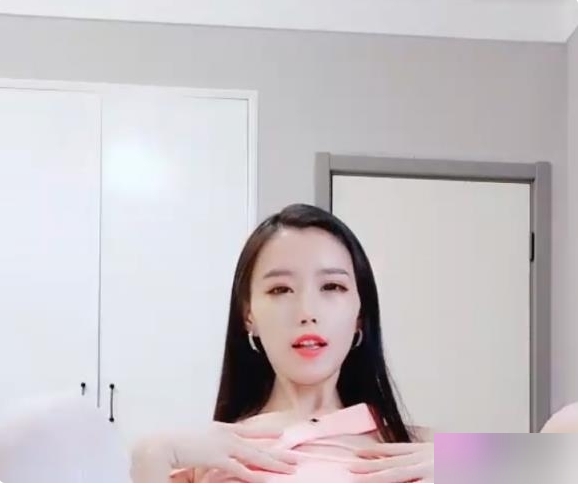 韩敏：400M粉丝的心机御姐，秘密武器玩具助力段位攀登
