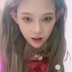 网红“美女情难自禁”：火辣身材，情难自禁，百度盘NV格式，4.3G大小