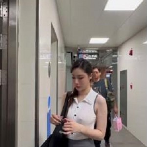 秀人-是小逗逗 地铁 【1V-1.4G】