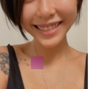 何麦枒Onlyfans百变美少女，爱笑冷酷楚楚动人魔鬼级别