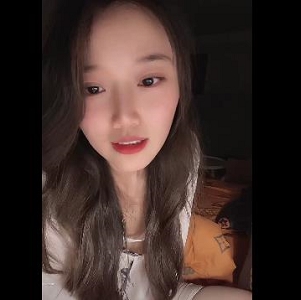 逐渐沦陷的抖音，直播间内边直播边私下与付款的老板们超有尺度自娱自乐秀[171V1.5G]