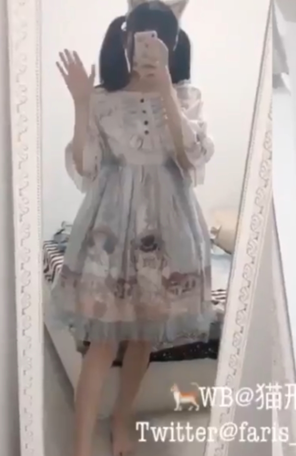 光“阴”飞机场妹子猫型人偶【Fariskitten】私拍[76P+45V+1.78G+百度盘]