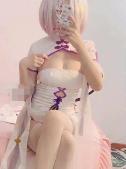 某推人气超高粉嫩宅男女神优质二次元少女【浮力姬】某推粉嫩妹（夏花）稀缺私拍完整合集[62V2G]