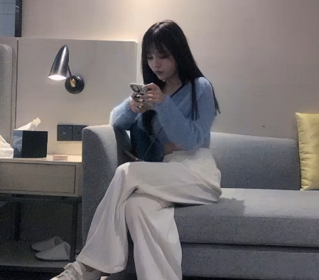 虎牙超人气宅男粉超爱优质网红《兰兰鹿鹿》交友门事件绝版合集(正片+抖音精选)【7V2.5G度盘】