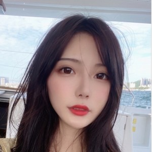 [转载搬运] 朵朵微博女神重金自購有尺度福利 [3四人游+8V+789MB][百度盘]