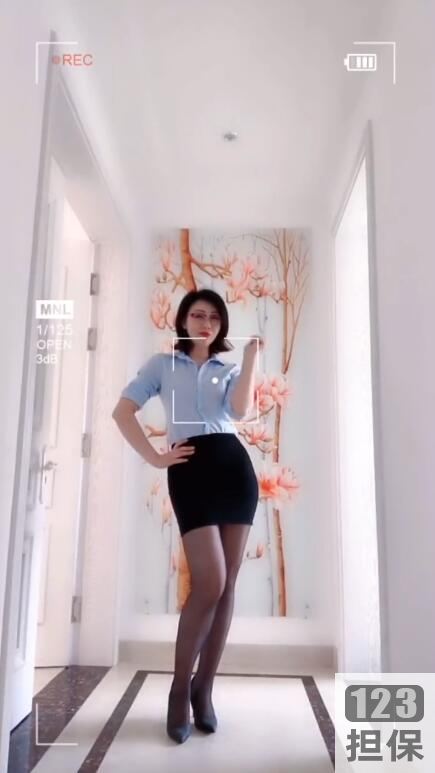 快手12.6W粉丝锦缎儿芝芝合集