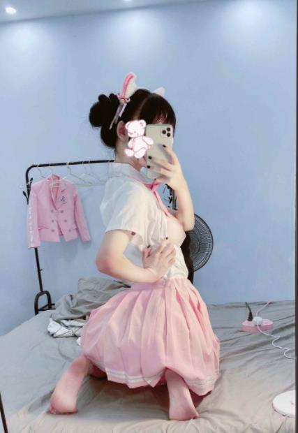 某推新晋超级人气超粉嫩甜美可爱妹子女神【优质光“阴”】粉嫩罗莉（芊芊qianfff）最新精品合集[4V308MB]