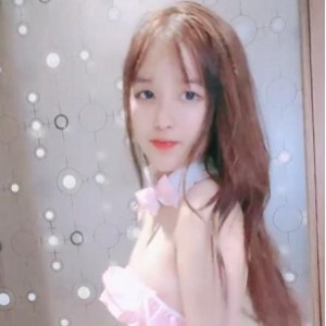 斗鱼超人气青涩粉嫩初恋脸可爱萌小美女【直播】粉嫩可爱（萌妹子）最新主播合集[27V387MB]