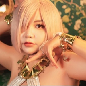 【申精】【百度云】【自行打包】推特大罩杯巨臀福利姬queenie 大图合集【578P/1.74G】