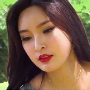 [转载搬运] 包臀裙灰丝美腿洗车雪糕[1V301M 百度云资源] [1V+301M][百度盘]