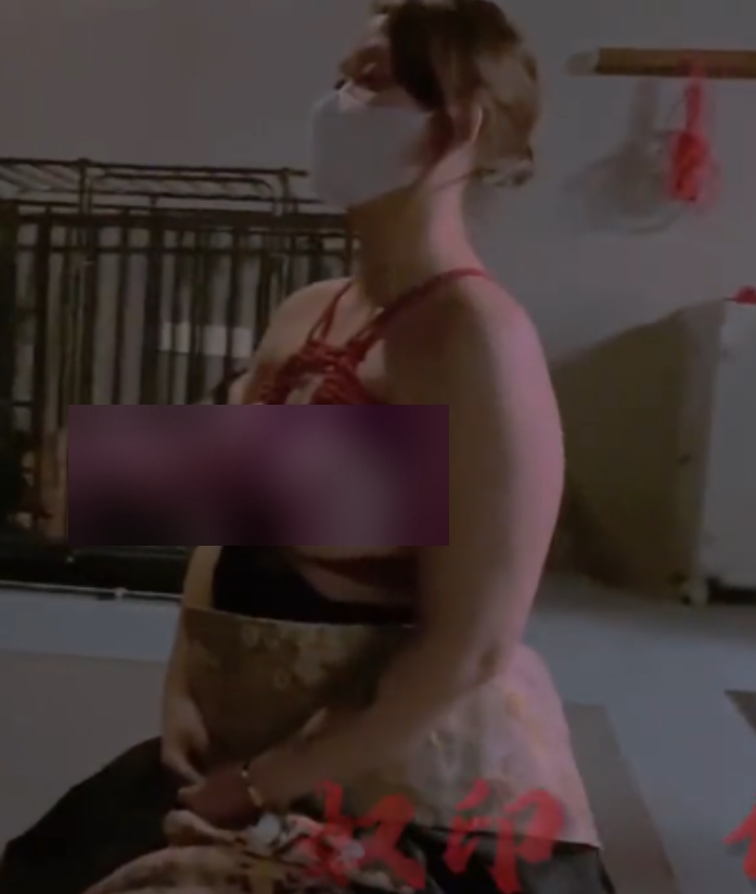 [合集]+[自行打包]+[51V+1.24G]奴印文化+指教优质身材反差妹子下雪喝圣水玩人体蜈蚣+[51v+1.24g][百度盘]