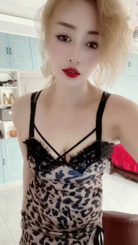 快手@刘大美人+定制福利小合集+[18V815MB百度盘]