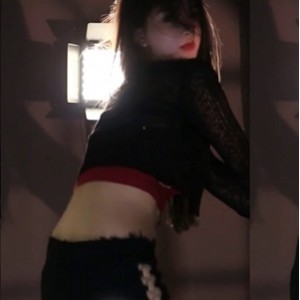 [转载搬运] 【斗鱼主播】南妹儿呀 23年4月 直播热舞合集！原版无水 [23b+4.13g][百度盘]