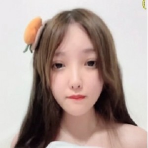 优质美女唐宁诱人表演，小某处yin zhi流，大白球球揉搓诱惑，1V+874MB视频火爆百度盘