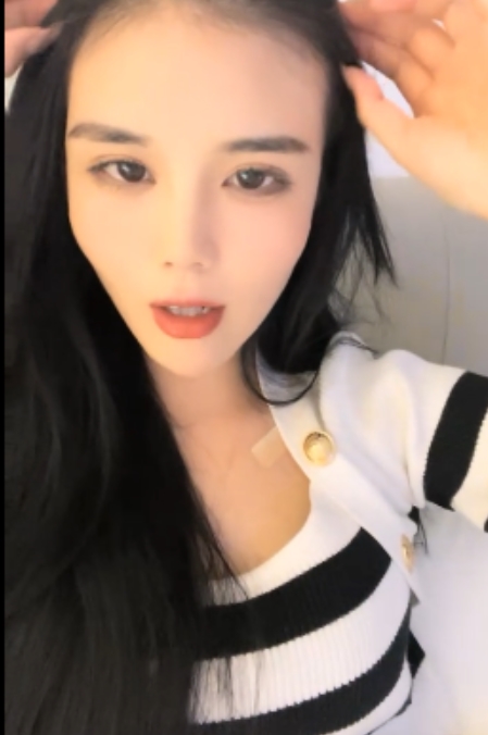 精选尤物女神新人小美，按摩按摩约会互动，蜜桃美臀后推车玩弄，冲刺猛怼内释，1V+768MB视频精彩纷呈