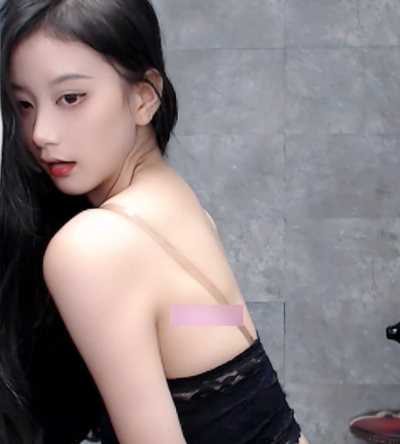 CC丨耶耶定制福利双视角怼屏[2V/422M]-独特风格吸引众多关注