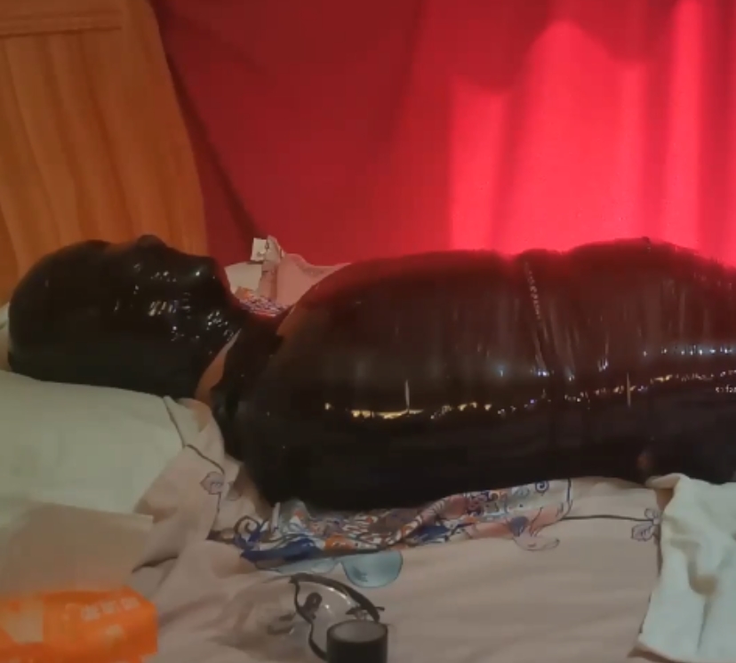 山东女王紫露凝萱合集下载:绑住男的牛志,35.7G视频欣赏