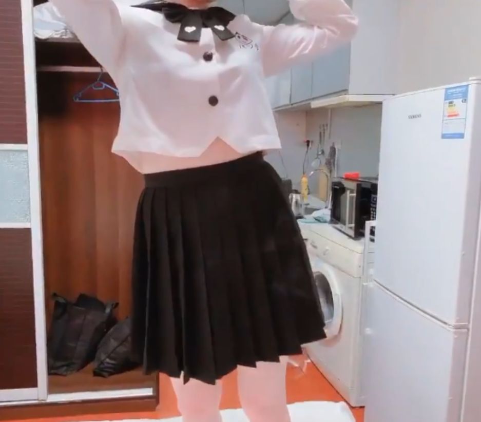 柠檬酱：福利视频直播合集，18个COS英雄联盟，光“阴”妹子酱，15.4g老资源，不露脸神秘魅力