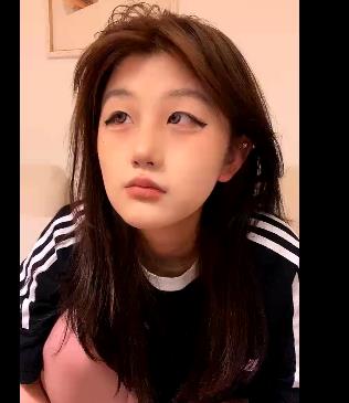 7月29日直播：颜值社保姬曼小狗自拍5小时，车灯闪耀风采