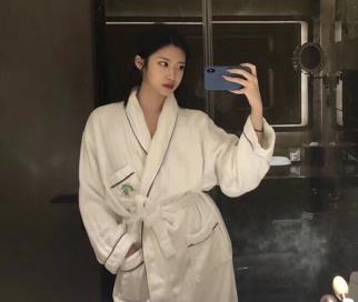 推特女炮手餐妞卿：不重样的小哥哥们约会视频，资源丰富不露脸，大小棍子换喜欢下载