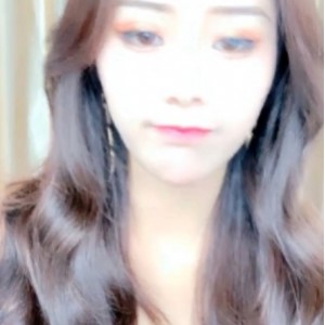 熊猫TV人气主播雪妮维雅妮，收藏34个视频，百度搜索量高达115