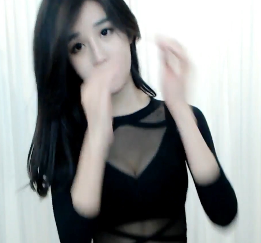 《闪现闪现》：小米热舞视频大热，3.3g流量收藏破百