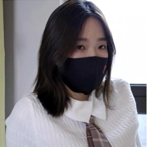 小凌女神cos脚模摄影视频，展现优美脚型与健康皮肤，精彩多样，不占存储空间