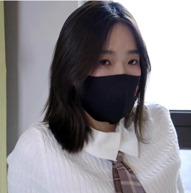 小凌女神cos脚模摄影视频，展现优美脚型与健康皮肤，精彩多样，不占存储空间