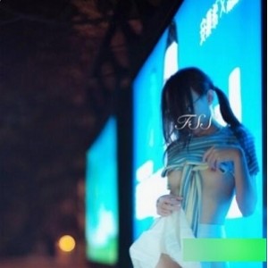 限时抢购FSS冯珊珊职业模特视觉盛宴，美丽公主暴露装火爆上线！