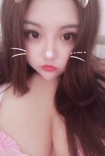 虎牙女神巨巨最新33V1.5G合集，E杯美艳浮力姬，视频数量丰富大小合适