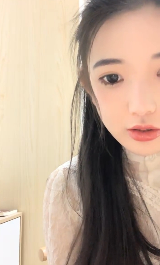 校园热点：大二妹妹宿舍直播50.4g视频，新增30v