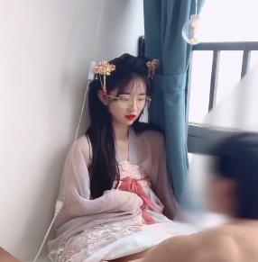 星空之美：经典版视频合集，精彩剪辑，服装魅力尽显