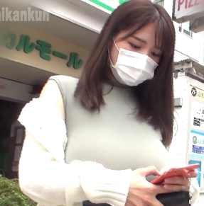 波涛汹涌无罩大罩杯美女1v1跟拍4G百度云
