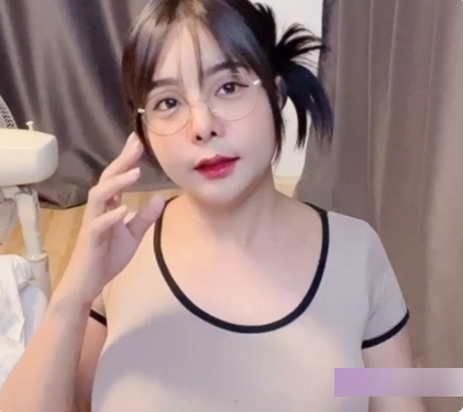 网红Yoshithunchanok的美妆视频集